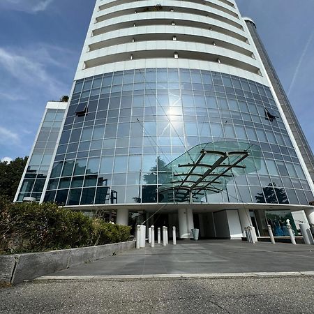 White Palace Malpensa غالاّراتي المظهر الخارجي الصورة